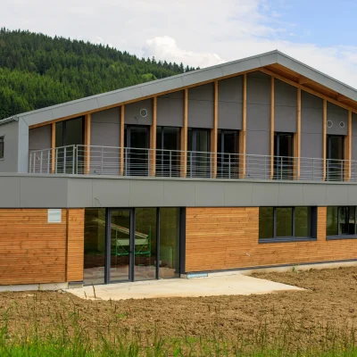 batiment structure bois chantier drone montagne